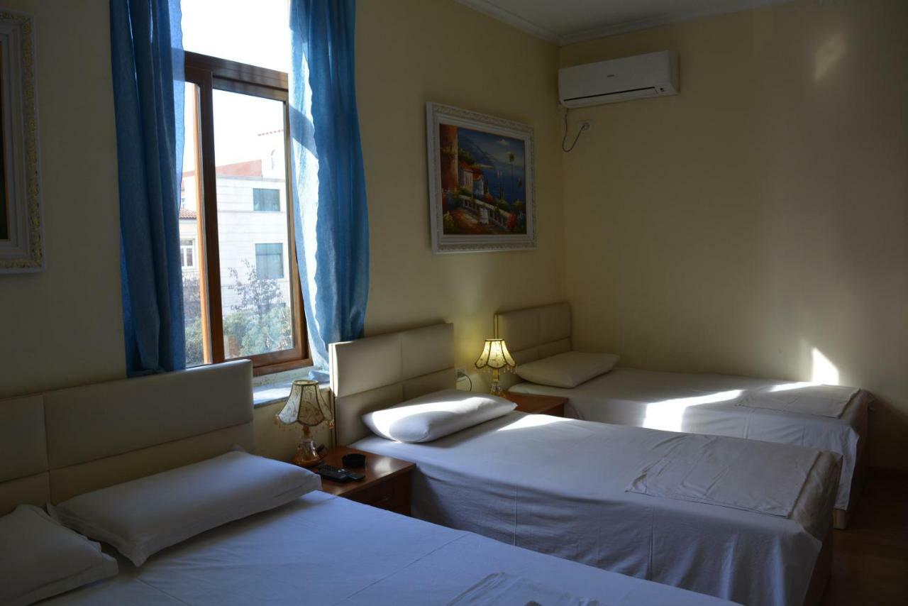 Hotel Republika Tirana Exterior photo